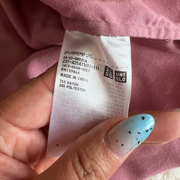 Uniqlo Women’s Camp Button Up Shirt Size Medium Mauve Short Sleeve - Picture 4 of 7